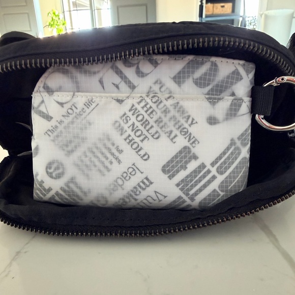 Lululemon Crossbody Bag & Card Case - Picture 6 of 16